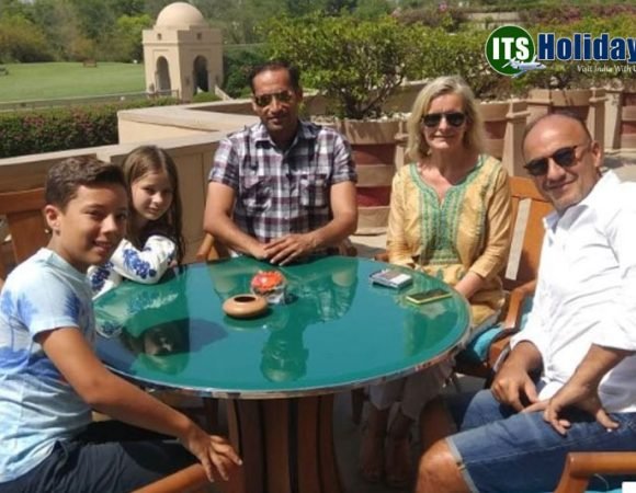 Agra Taj Mahal Overnight Tour – 2 Days / 1 Night from Delhi