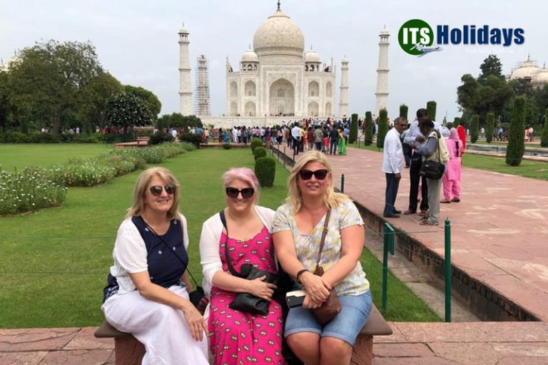 Same Day Taj Mahal Tour from Delhi by car